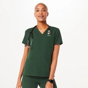 British Racing Green Casma Scrub Top | Figs